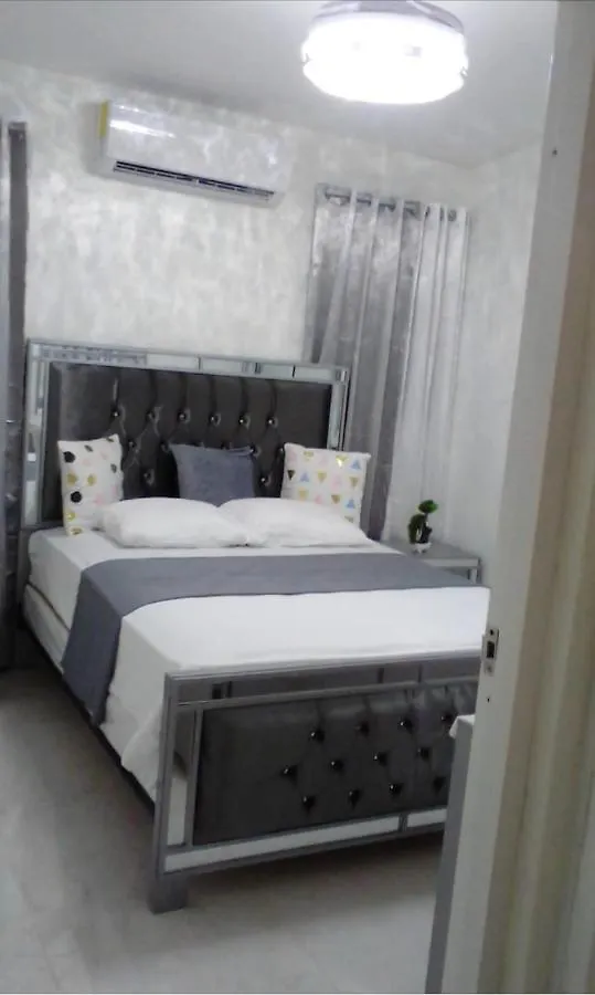 Santiago Monumental Area Apartment: Cozy 3BR with Wi-Fi near Caribe Tours & Colinas Mall Santiago De Los Caballeros Apartment